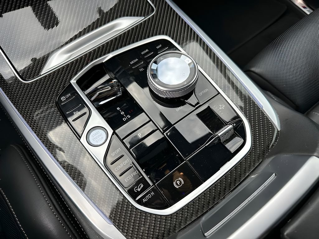 Used 2024 Gray BMW M60i image 21