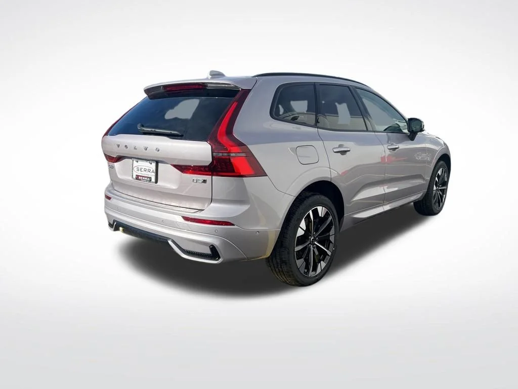 New 2026 Aurora Silver Volvo Plus image 5