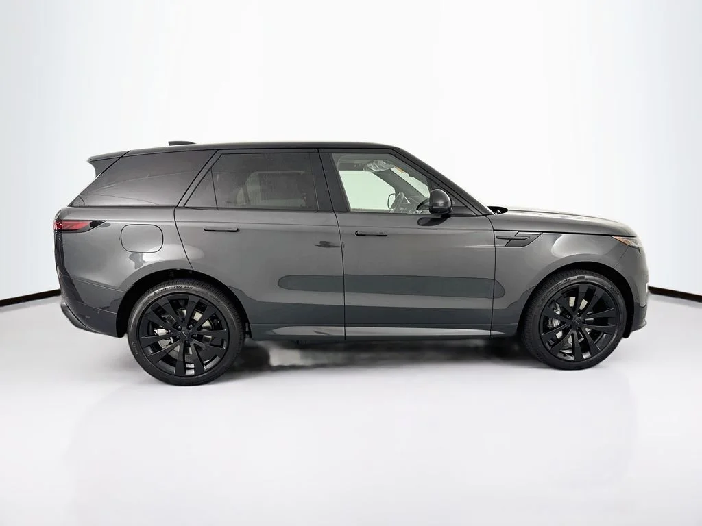 New 2026 Carpathian Grey Land Rover Dynamic SE image 4