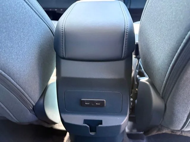 New 2025 Azure Gray Metallic Tri-Coat Ford XLT image 4