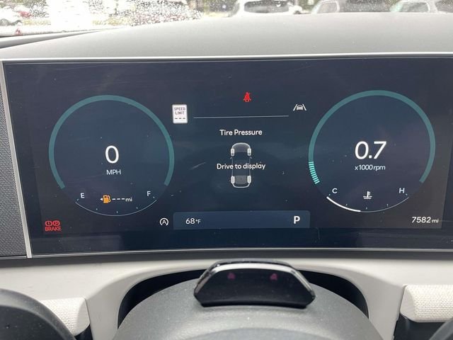 Used 2026 Green Hyundai SEL Premium image 31