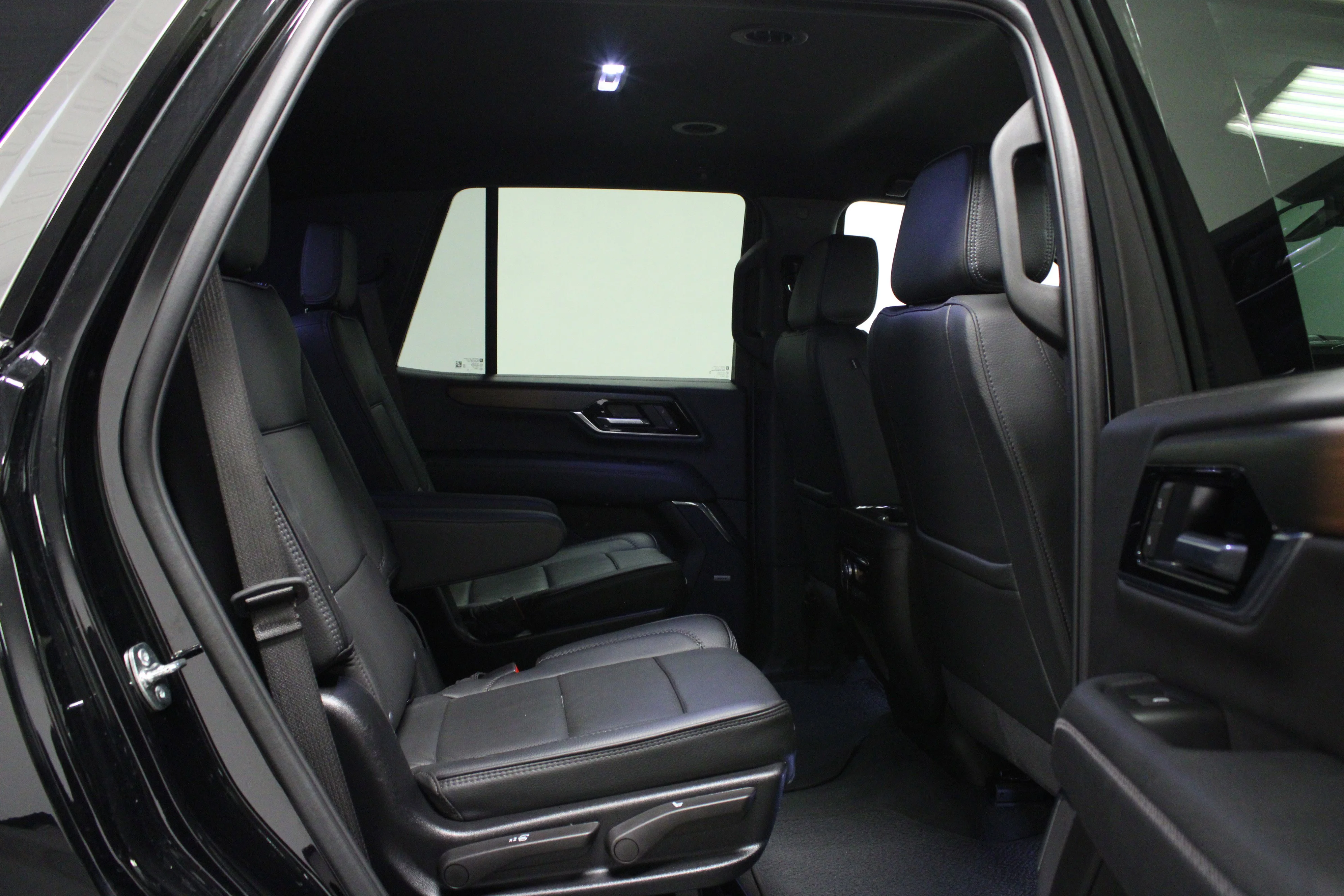Used 2025 Onyx Black GMC Denali image 16