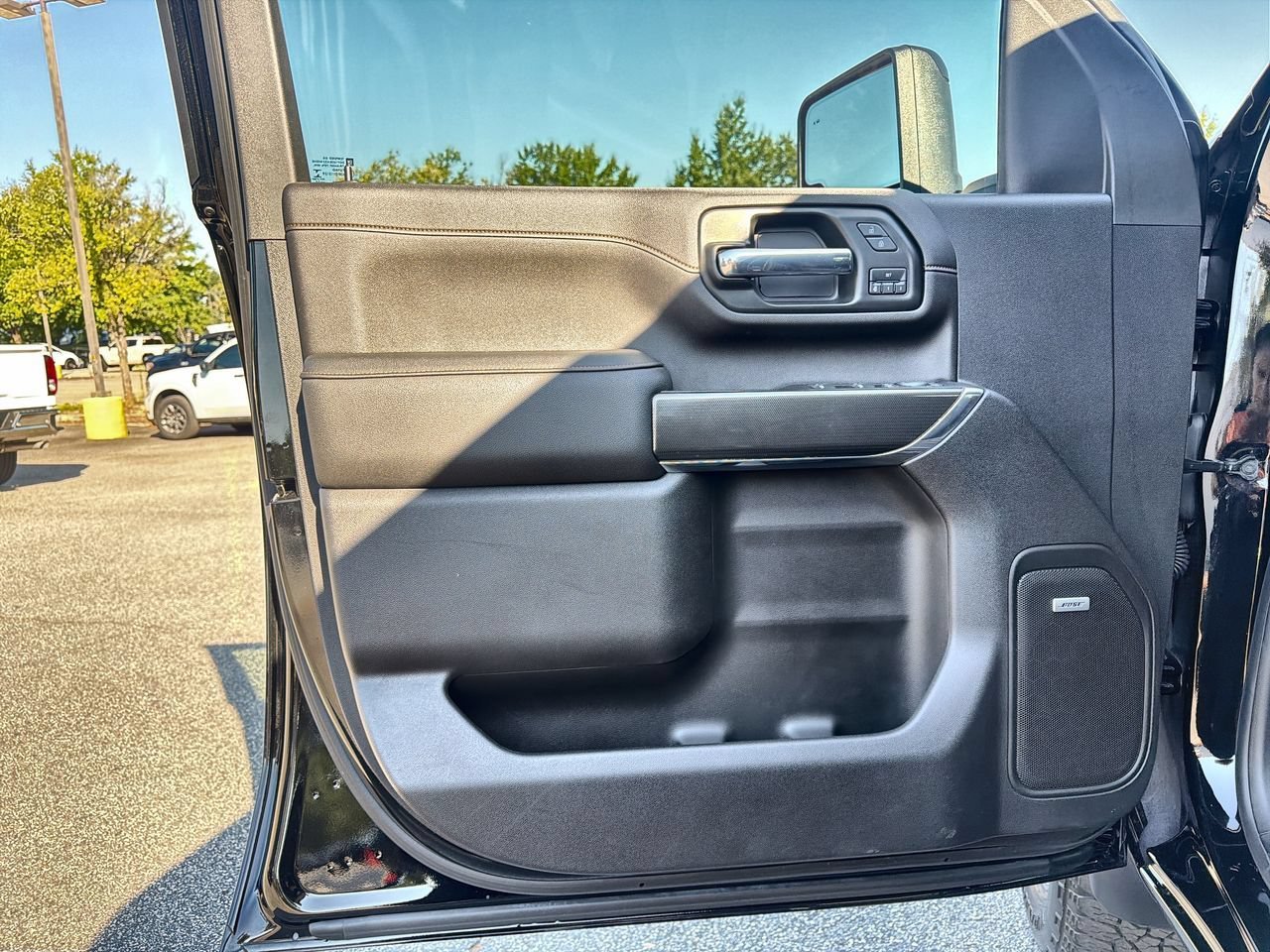 Used 2022 ONYX BLACK GMC AT4 image 18