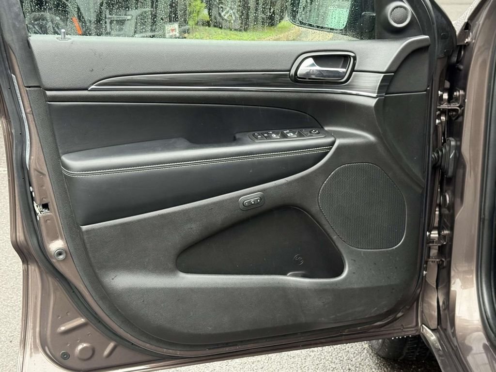 Used 2021 Brown Jeep Limited image 29