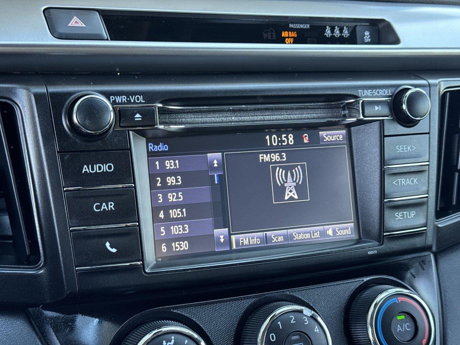2017 Toyota RAV4 LE - Photo 13