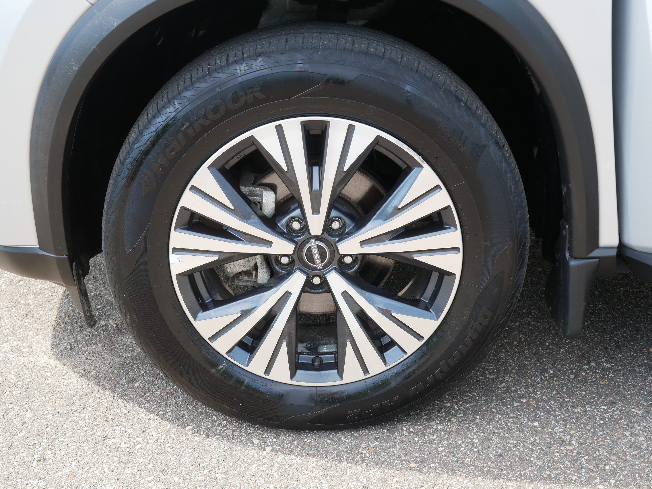 Used 2023 Brilliant Silver Metallic Nissan SV image 15