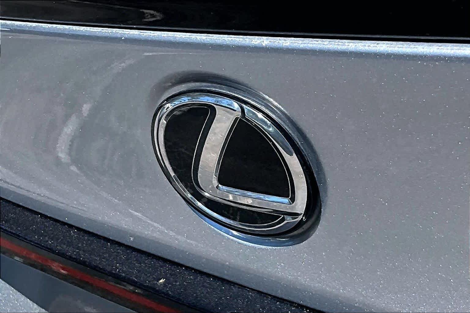 2023 Lexus IS 350 F SPORT - Photo 31