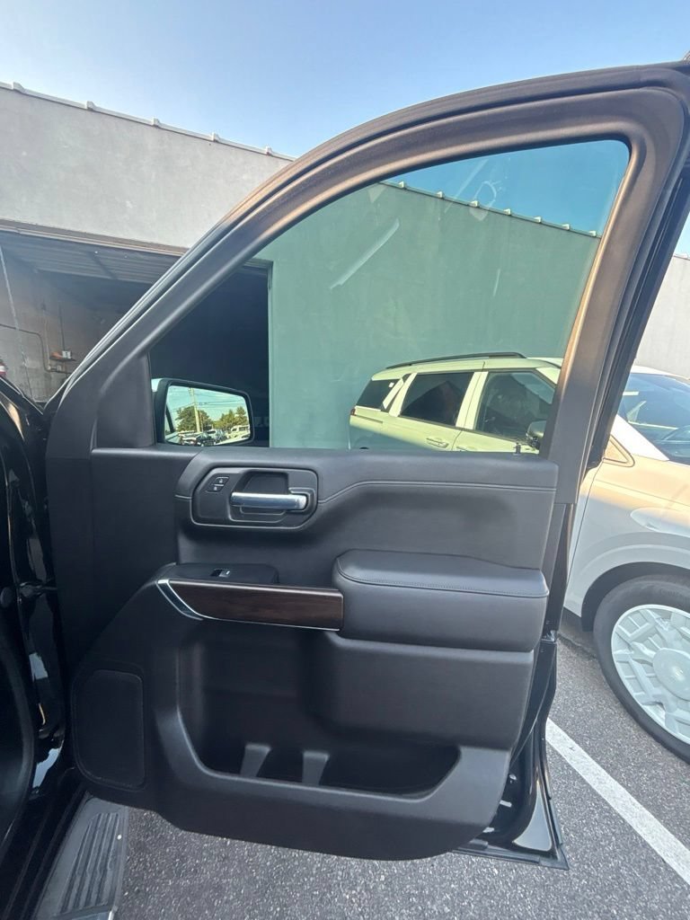 Used 2020 ONYX BLACK GMC SLT image 22