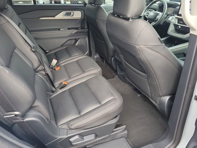 Used 2026 Space White Metallic Ford Active image 18