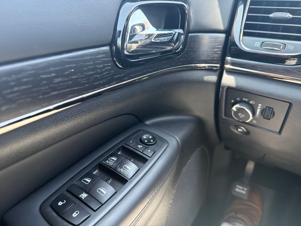 Used 2020 Red Jeep High Altitude image 13