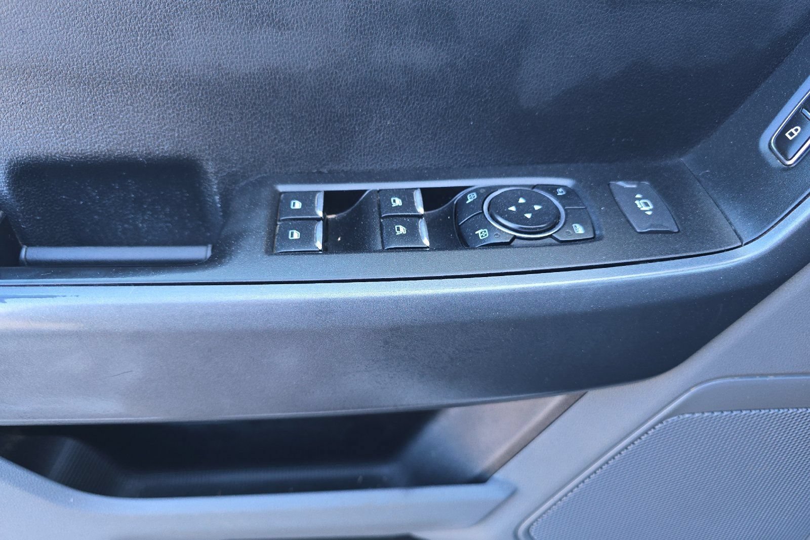 Used 2023  Ford XLT image 11