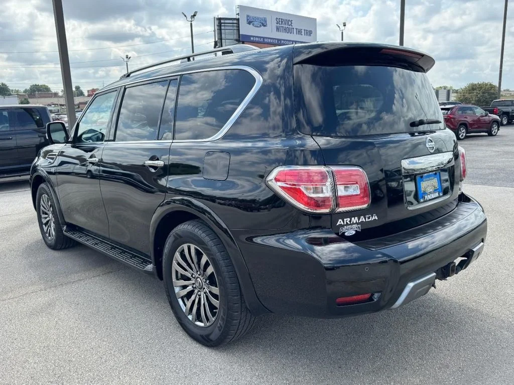 Used 2019 Black Nissan Platinum image 5