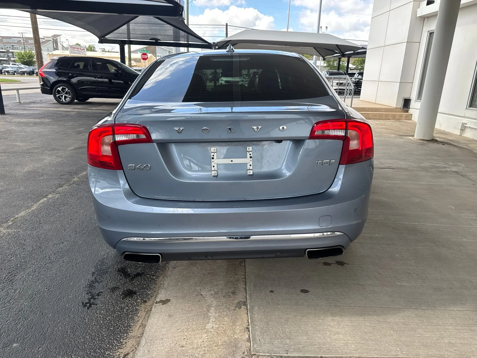 Used 2018 Blue Volvo T5 Platinum image 6