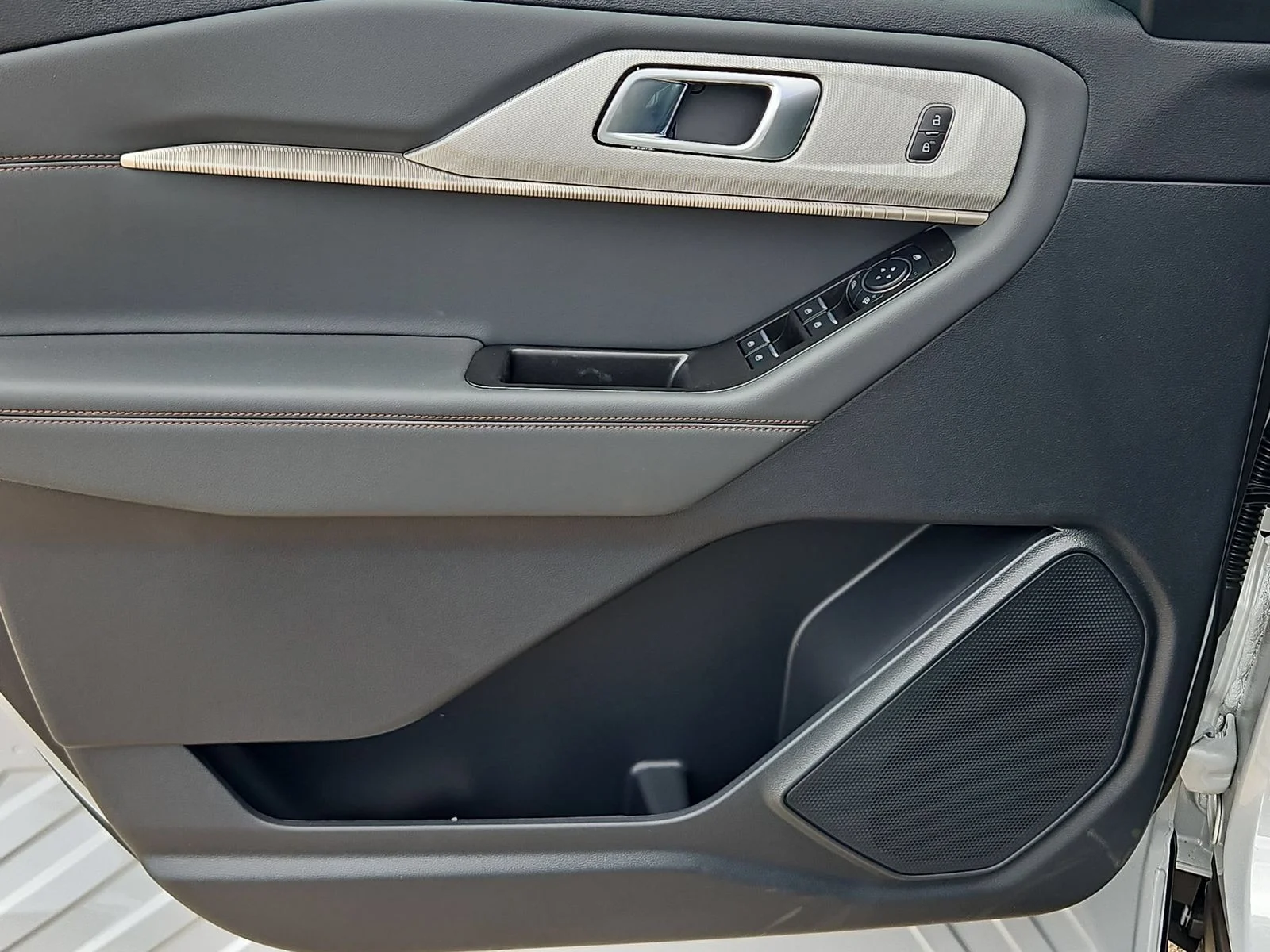 New 2026 Space White Metallic Ford Active image 12