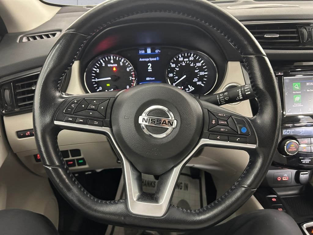 Used 2021 White Nissan SL image 9