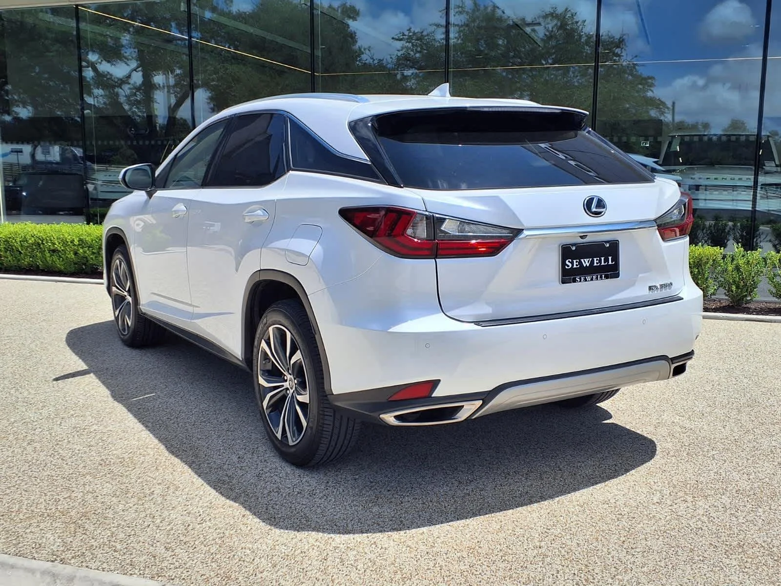 Used 2020 Eminent White Pearl Lexus  image 5
