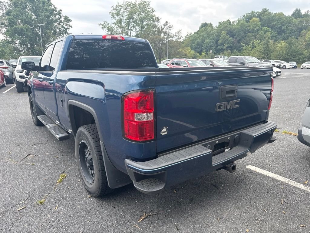 Used 2017  GMC Base image 3
