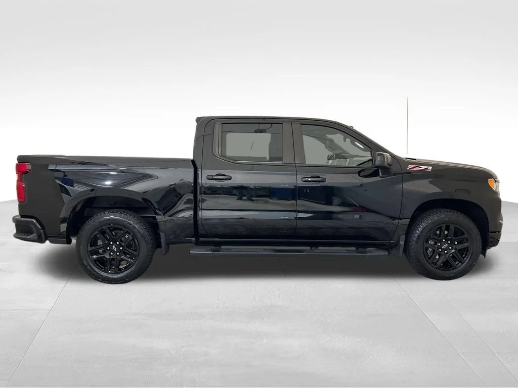Used 2023 Black Chevrolet RST image 9