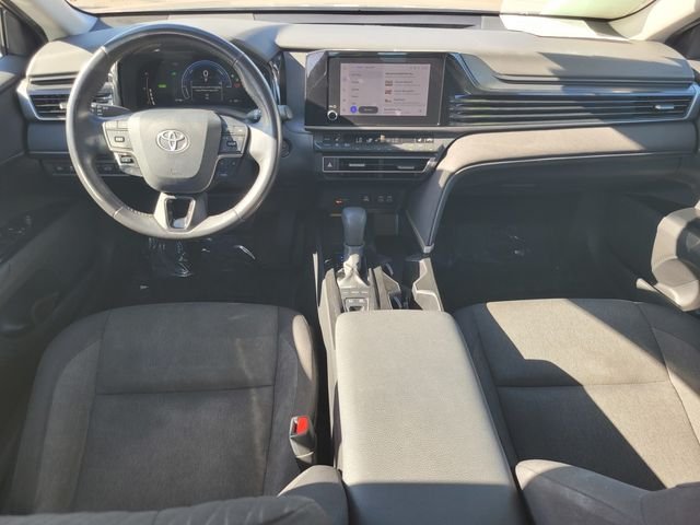 Used 2025  Toyota LE image 16