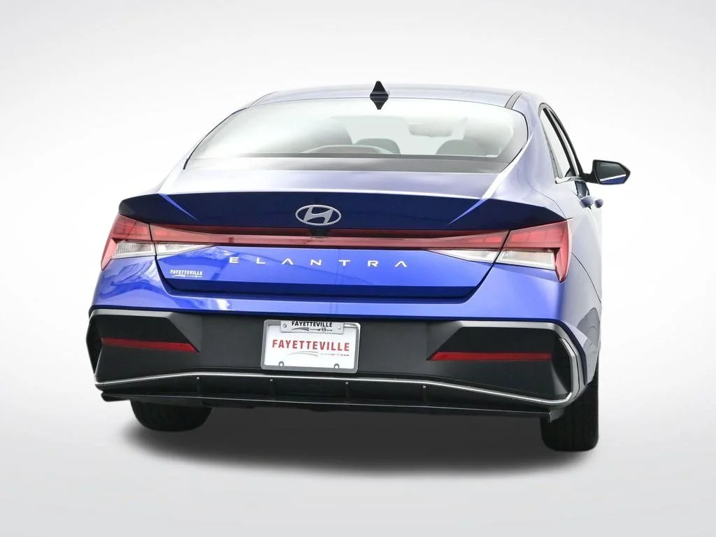 Used 2025 Blue Hyundai SEL Convenience image 6
