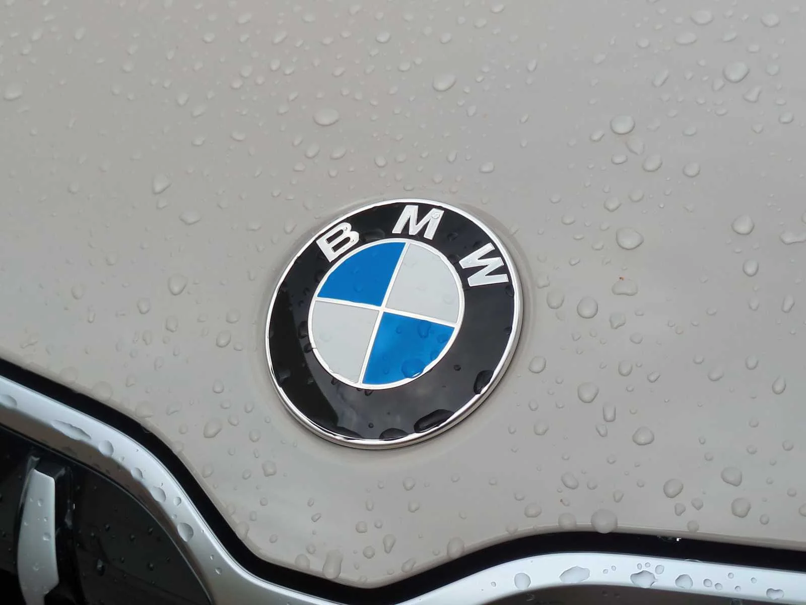 New 2026 Dune Grey Metallic BMW xDrive28i image 12