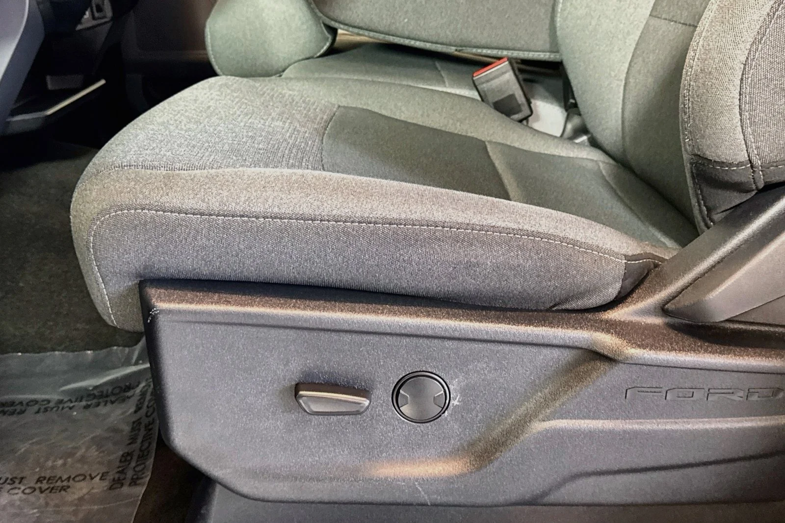 Used 2025 Agate Black Metallic Ford XLT image 18