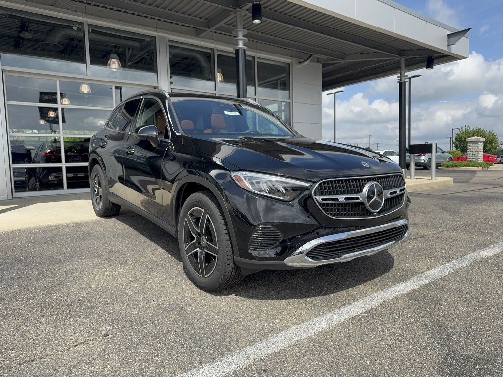New 2026 Black Mercedes-Benz GLC 300 4MATIC® image 5