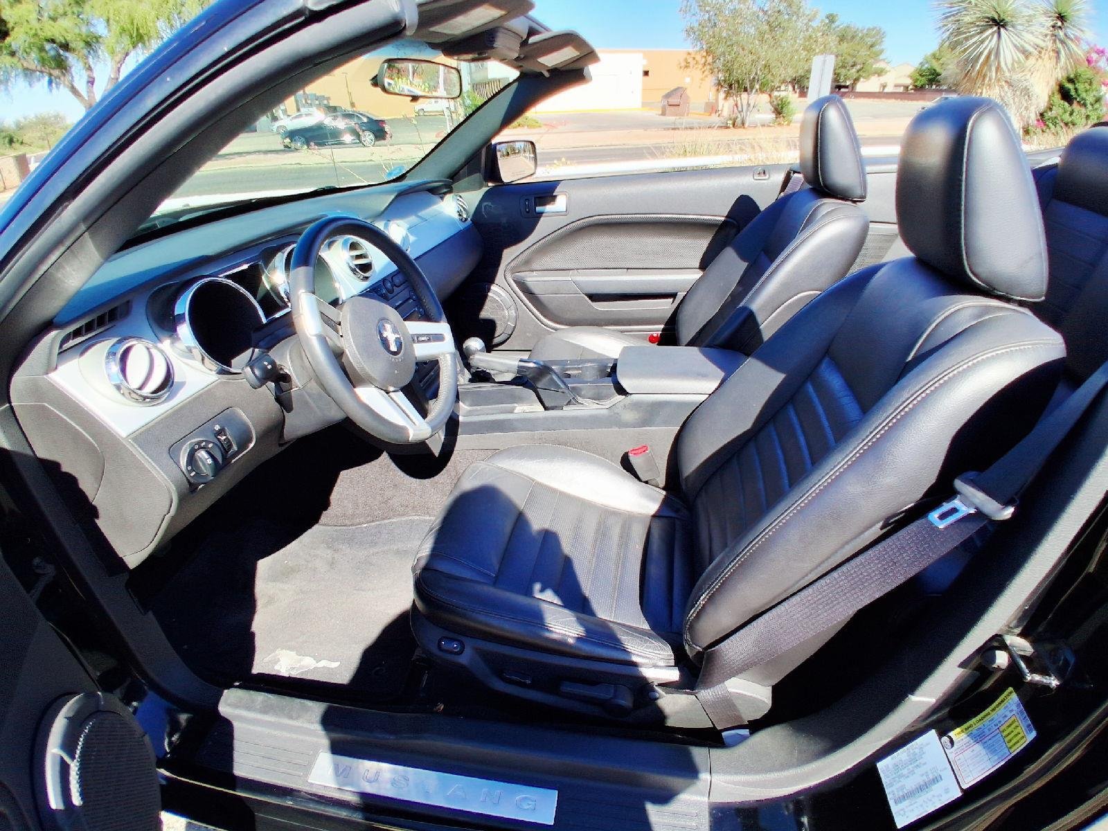 Used 2007  Ford GT Deluxe image 16
