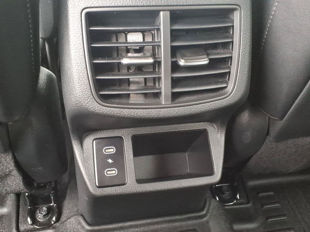 Used 2025 White Kia S image 33