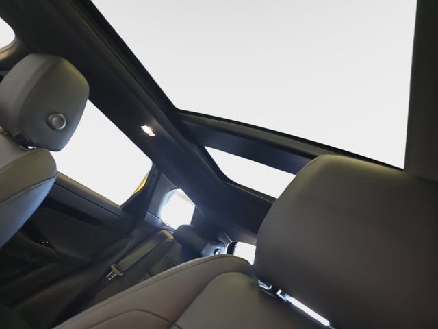 New 2026 Fuji White Land Rover S image 20
