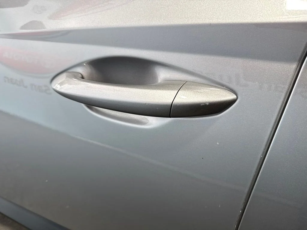 Used 2023 Silver Hyundai SE image 15
