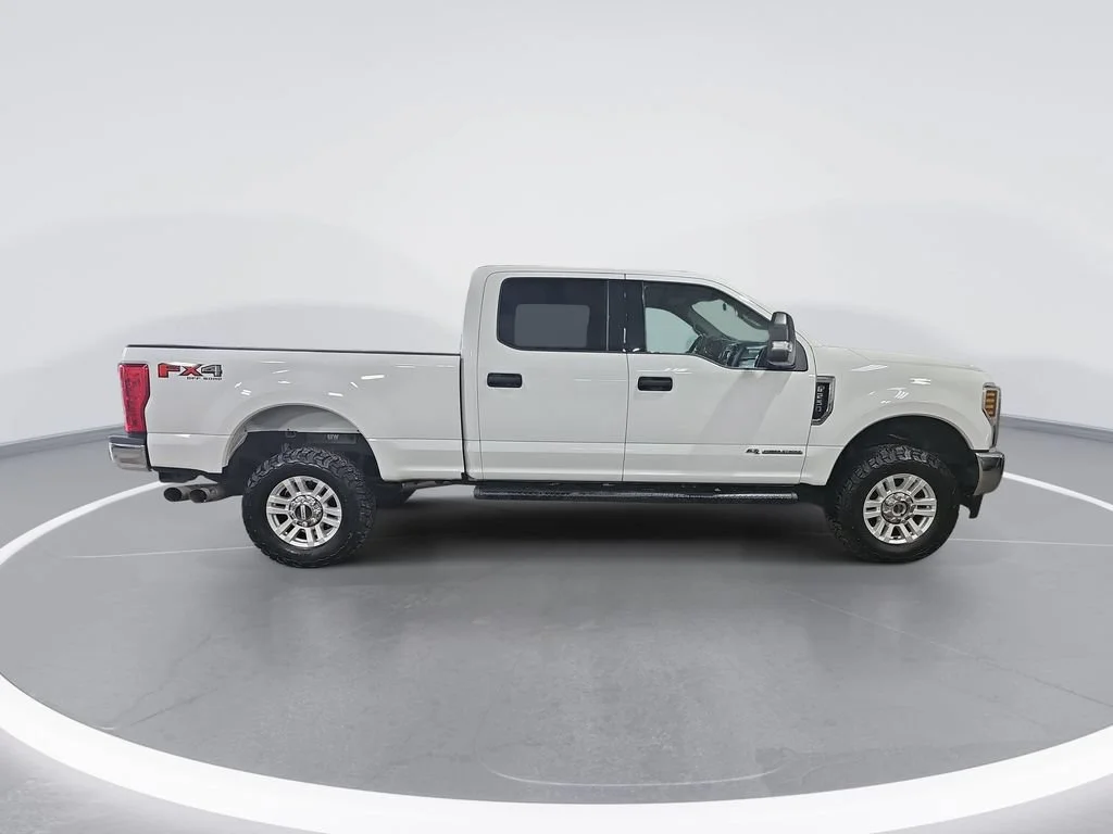 Used 2018 White Ford XLT image 2