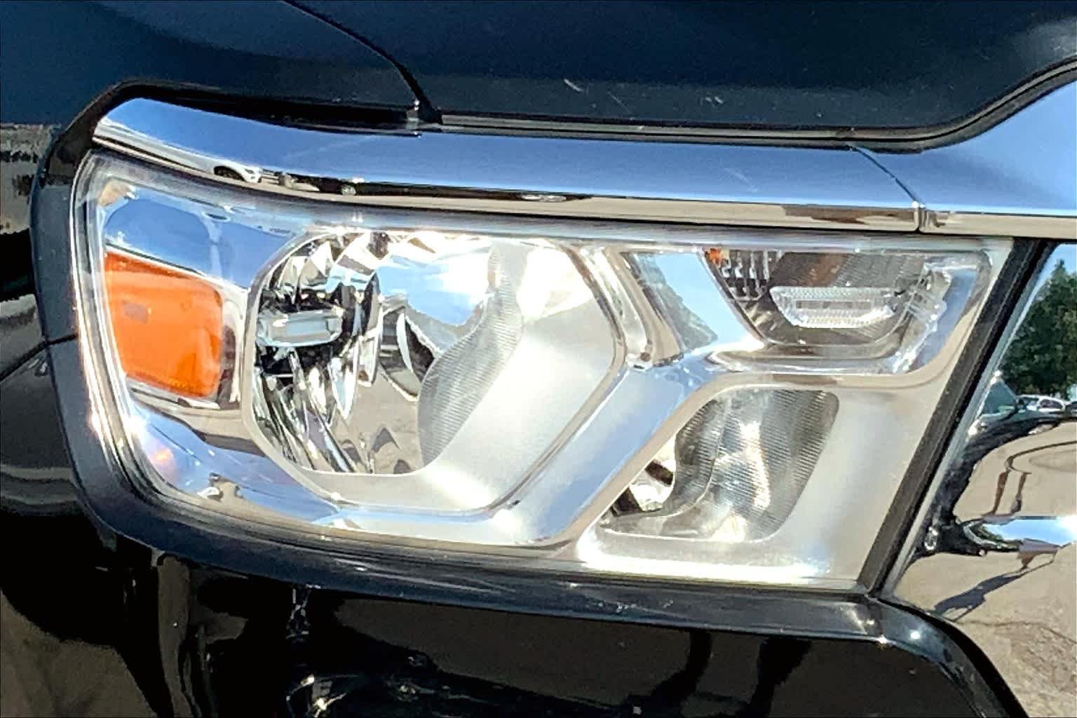 Used 2021 Diamond Black Crystal Pearlcoat Ram Lone Star image 24