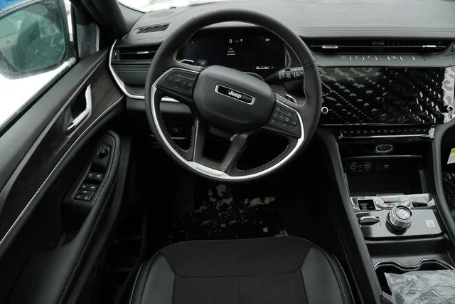 New 2026 Baltic Gray Metallic Clearcoat Jeep Laredo image 13