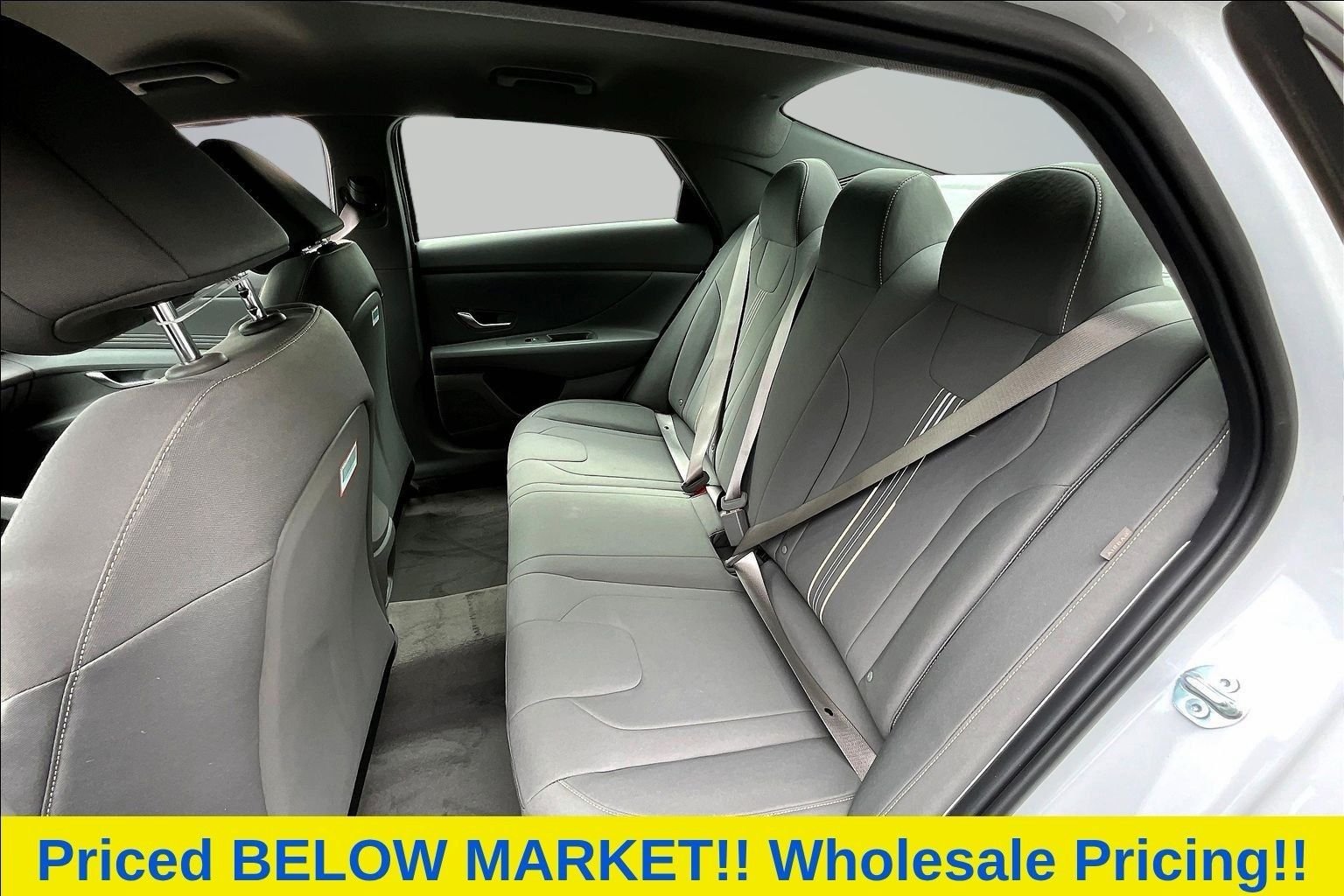 Used 2026 White Hyundai SEL Sport image 13