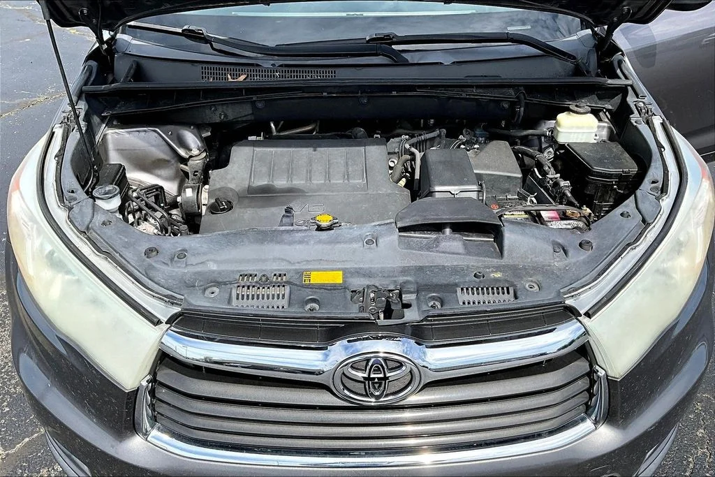 Used 2015 Predawn Gray Mica Toyota XLE V6 image 33