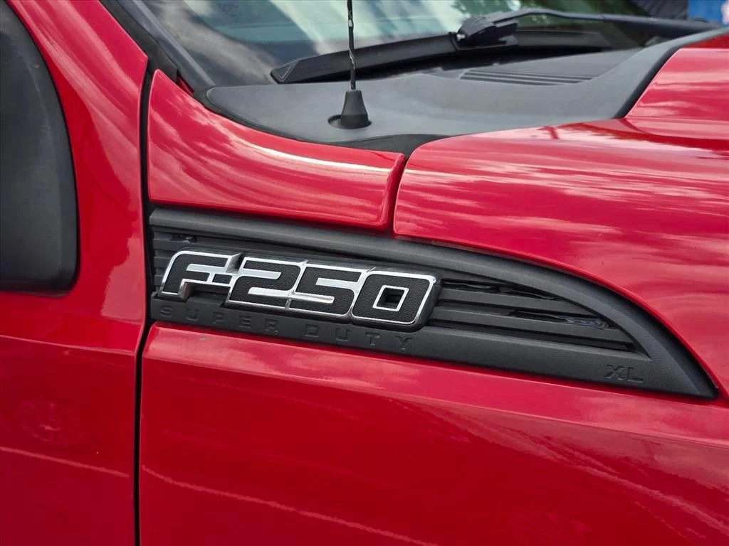 Used 2015 Red Ford XL image 14