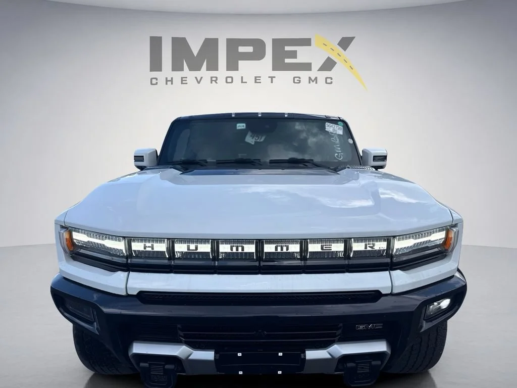 Used 2025 Interstellar White GMC 2X image 8