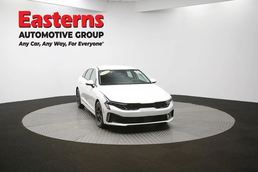 Used 2025 White Kia LXS image 52