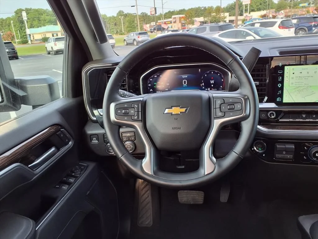 Used 2025 Summit White Chevrolet LT image 23