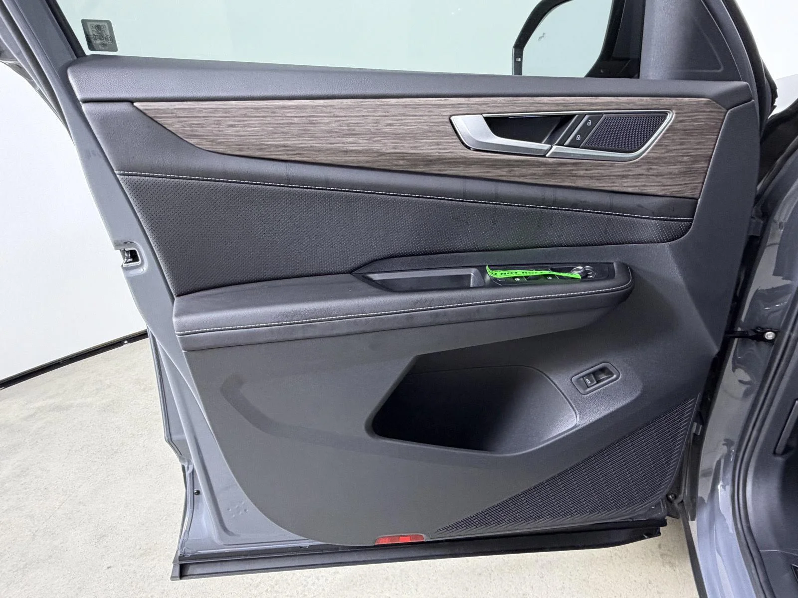 New 2026 Pure Gray Volkswagen 2.0T SEL image 10