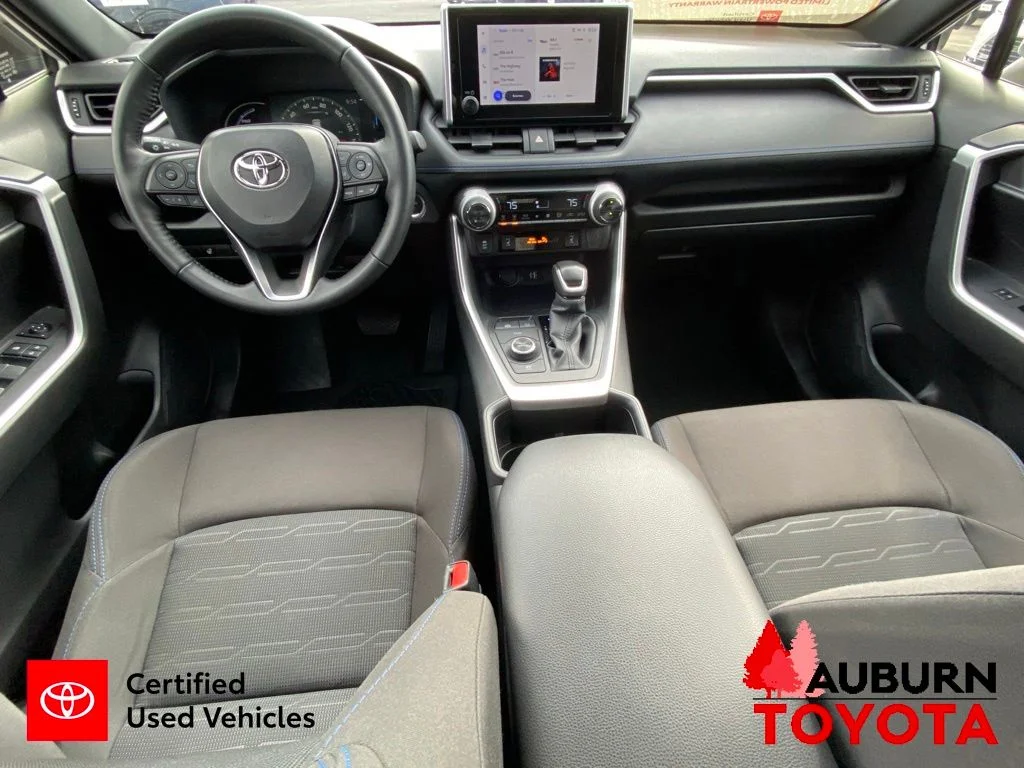 Used 2025 Ice Cap Toyota SE image 28