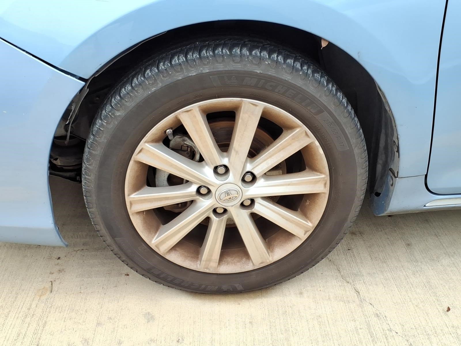 Used 2012 Blue Toyota XLE image 3