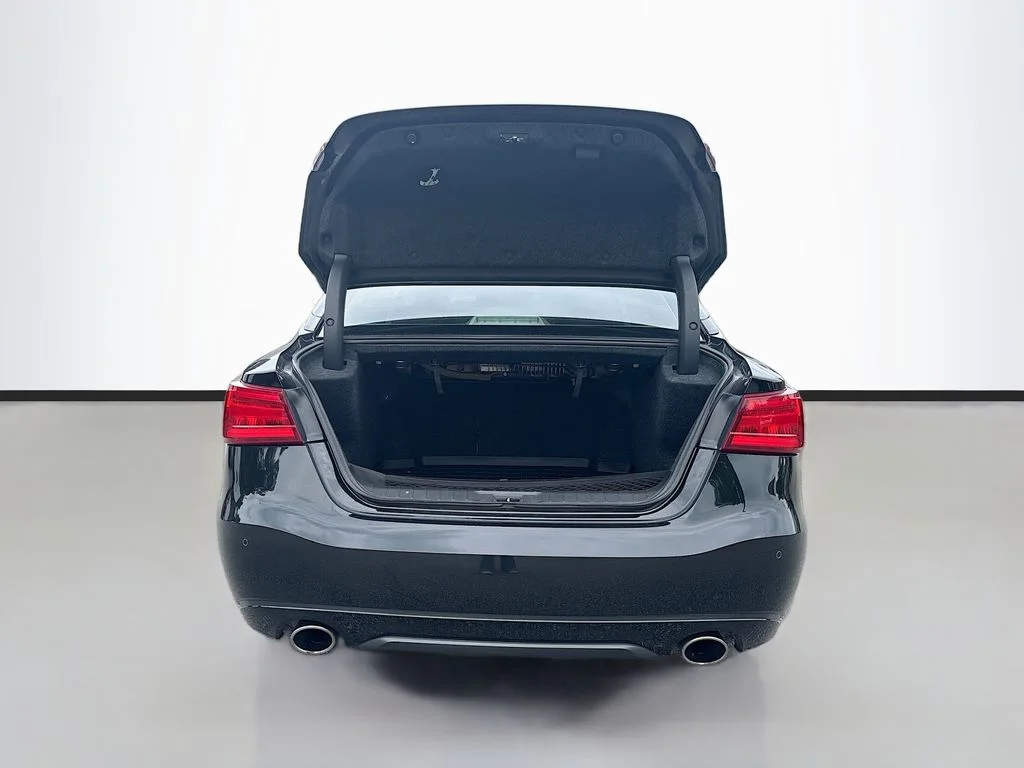 Used 2016 Black Nissan Platinum image 9