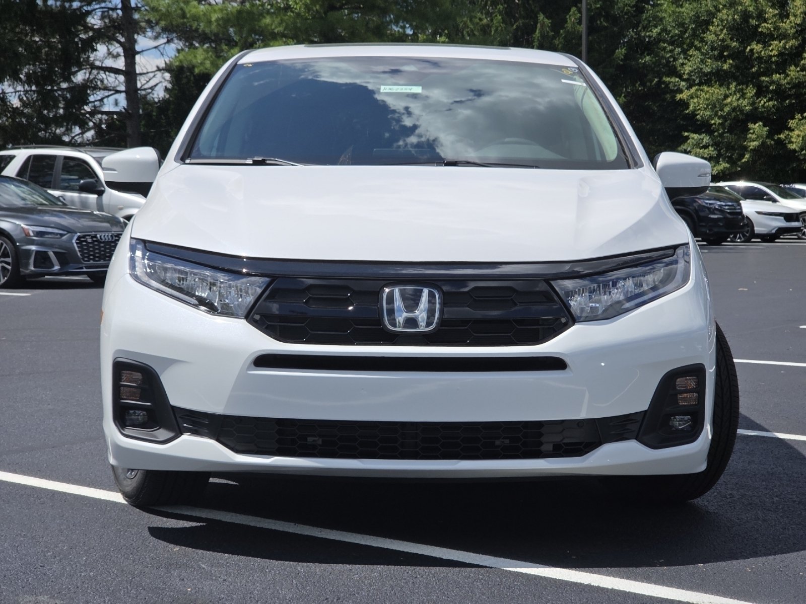 New 2026 Platinum White Pearl Honda Touring image 18