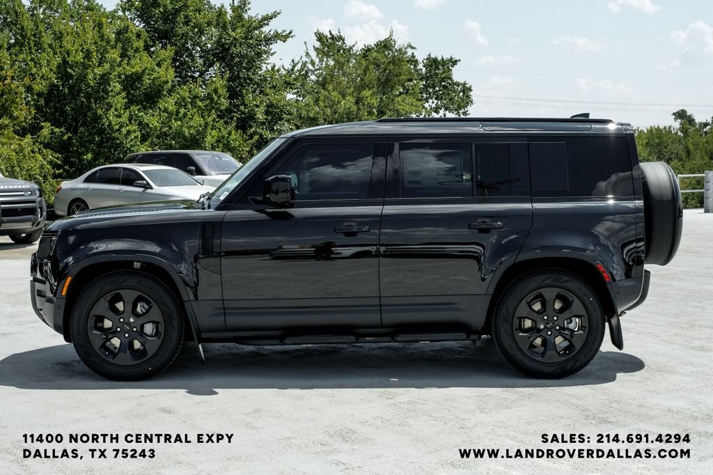 New 2026 Santorini Black Metallic Land Rover S image 13
