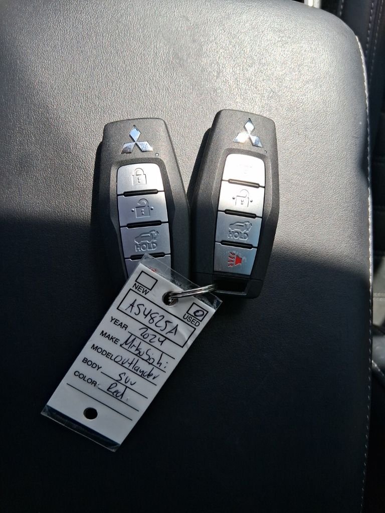 Used 2024  Mitsubishi SE image 20
