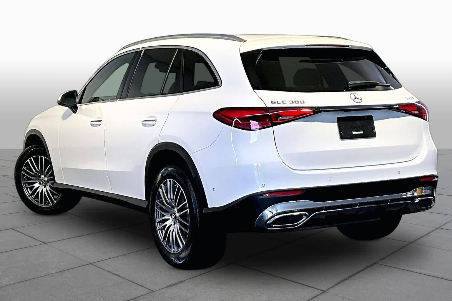 Certified Used 2025 Polar White Mercedes-Benz GLC 300 image 12