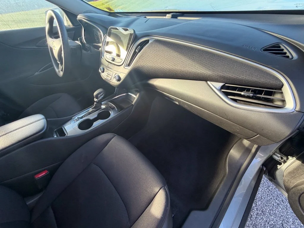 Used 2025 Sterling Gray Metallic Chevrolet 1LT image 32