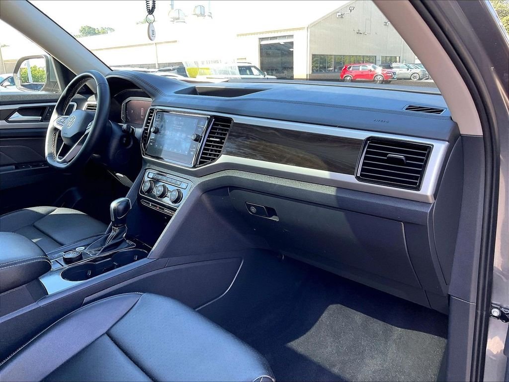 Used 2023 Gray Volkswagen 3.6L V6 SE w/Technology image 14